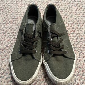 Women’s Green Canvas Sneakers